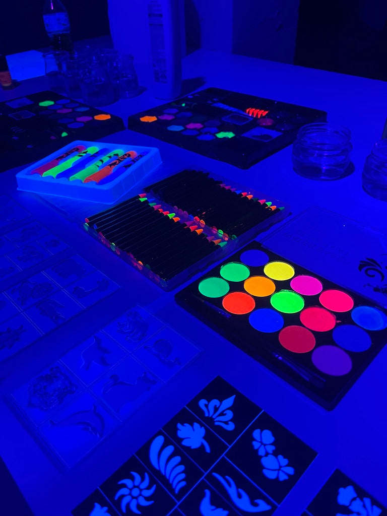 Taller con luz negra KIDS