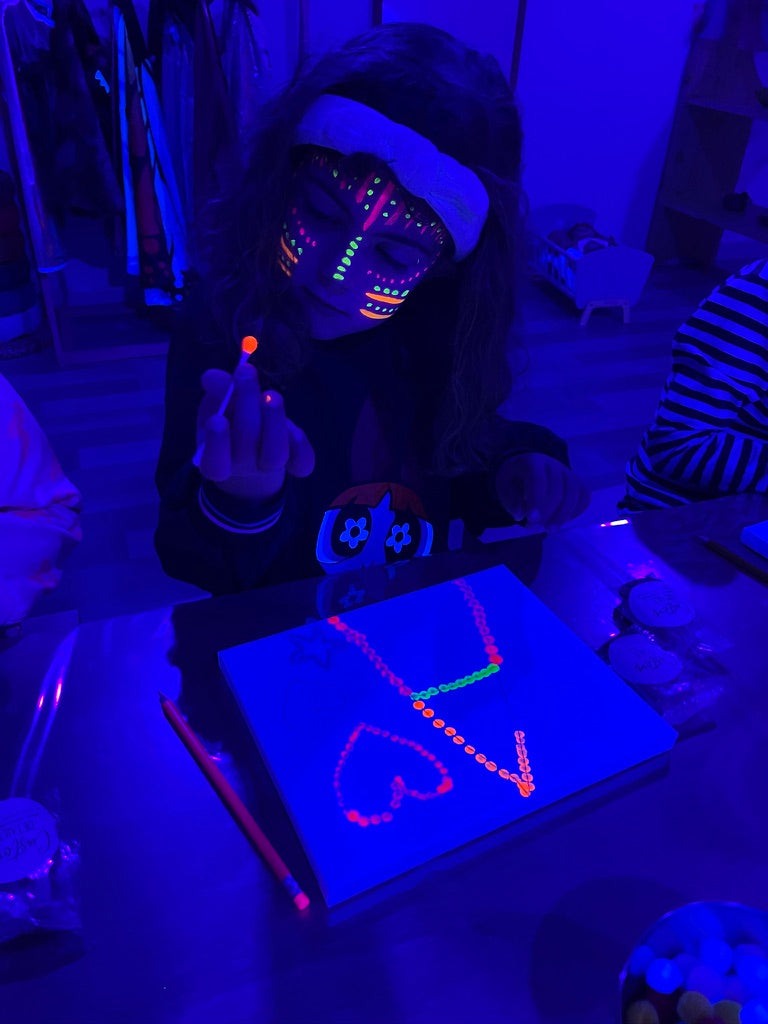Taller con luz negra KIDS