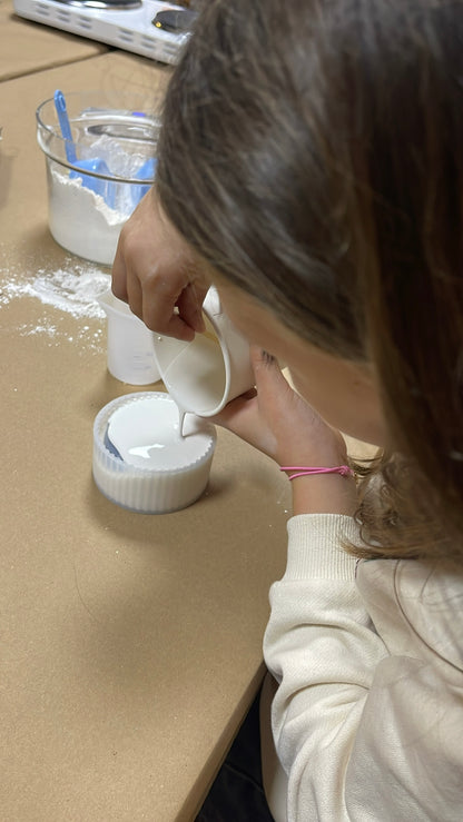 * Taller de velas familiar