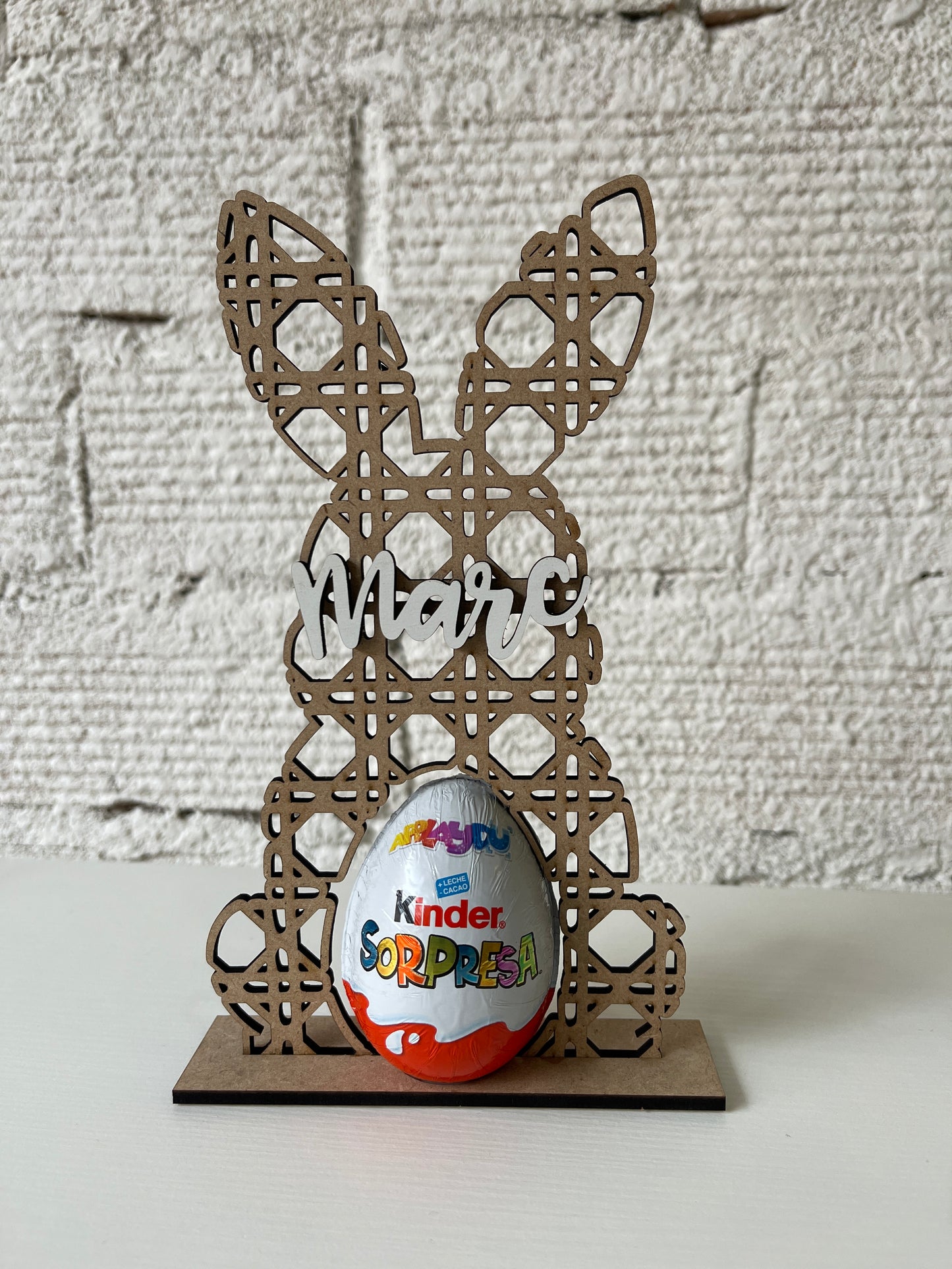 Conejo de Madera con Rata y Huevo de Pascua