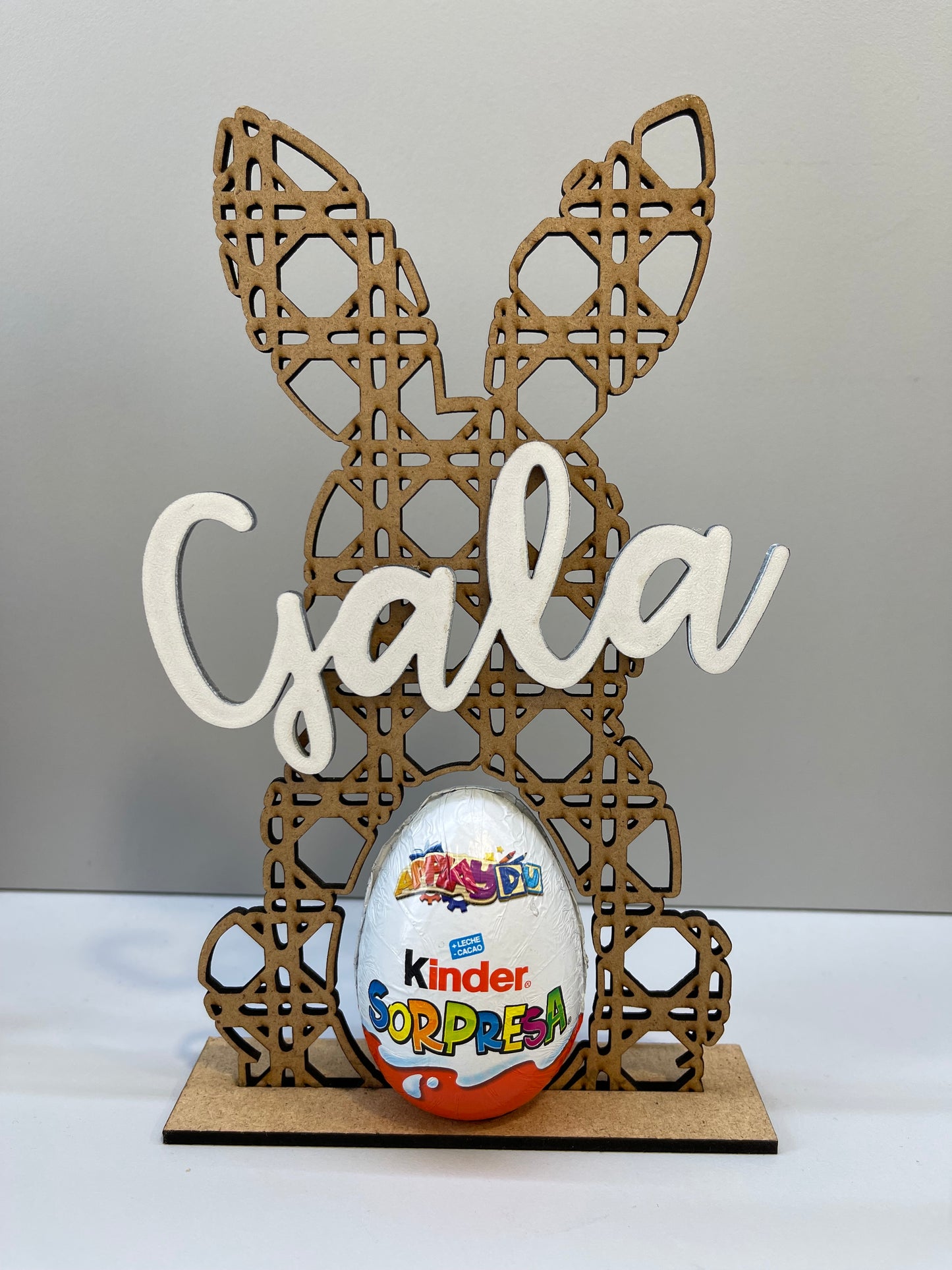 Conejo de Madera con Rata y Huevo de Pascua